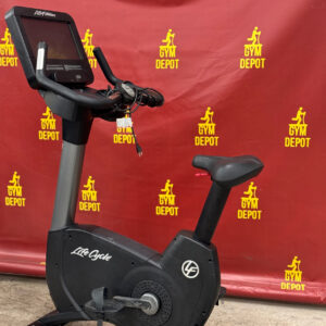 Life Fitness 95cs Upright Bike
