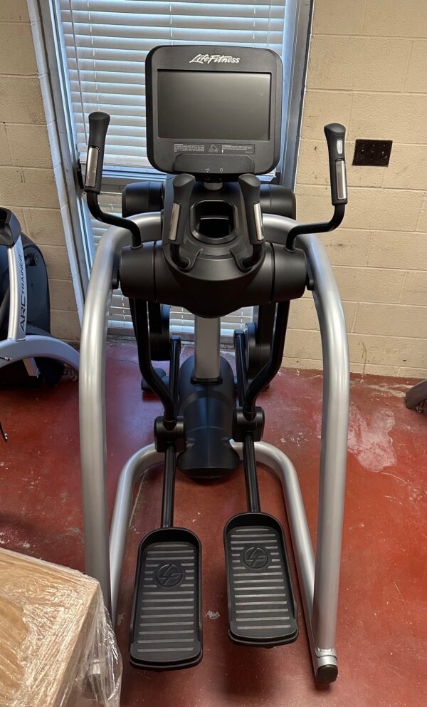 Life Fitness Discover SE 95FS FlexStrider - Image 2