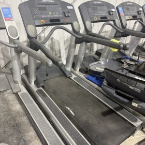Life Fitness CLST Treadmill