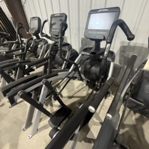 Life Fitness SE3 HD Arc Trainer